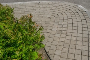 Купите квадратную тротуарную плитку от производителя «Поревит»