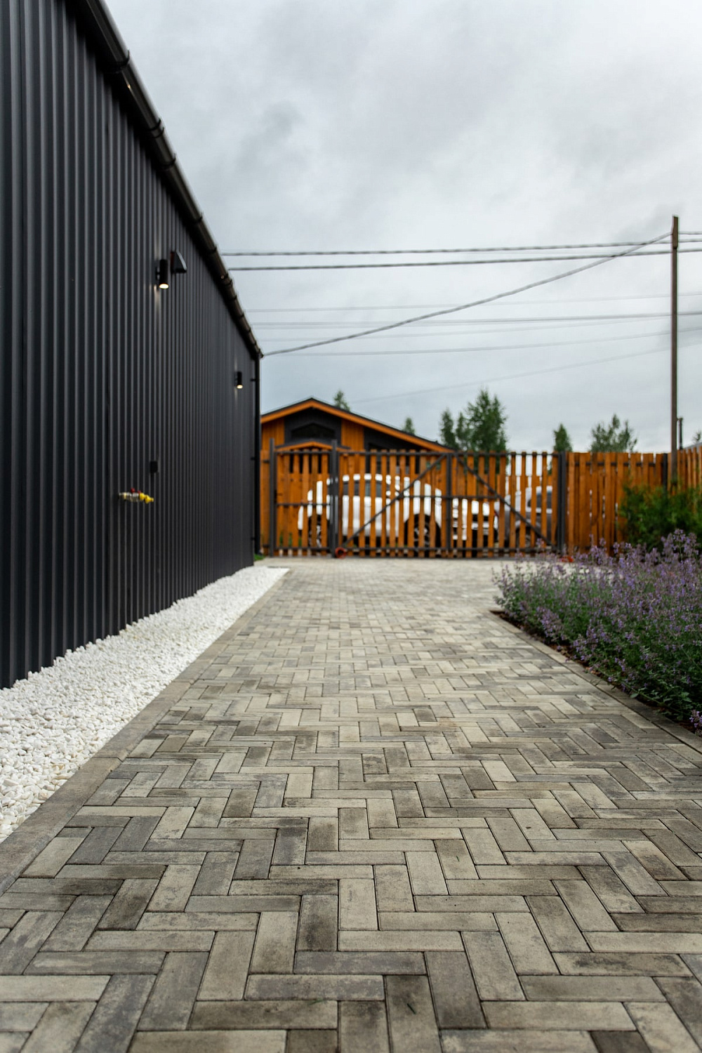 Ландшафтный дизайн участка 9 соток на Московском тракте